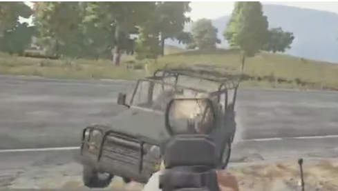 绝地求生如何在车上驾驶座开枪2