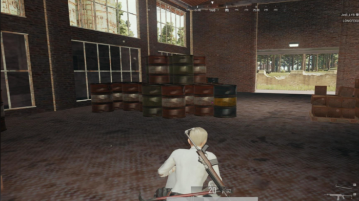 绝地求生如何跳窗立刻蹲下2